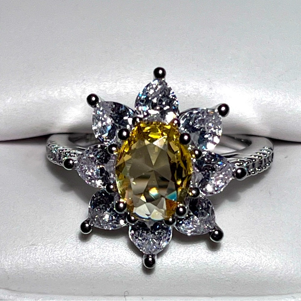925 Sterling Silver Sunflower Diamond Ring - Picture 2 of 6